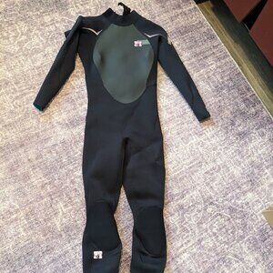 Womens size 9/10, Body Glove 3/2 mm back-zip full wet suit, black